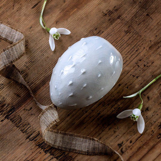 Porcelánové vajíčko k zavěšení / šedomodré s kapkami