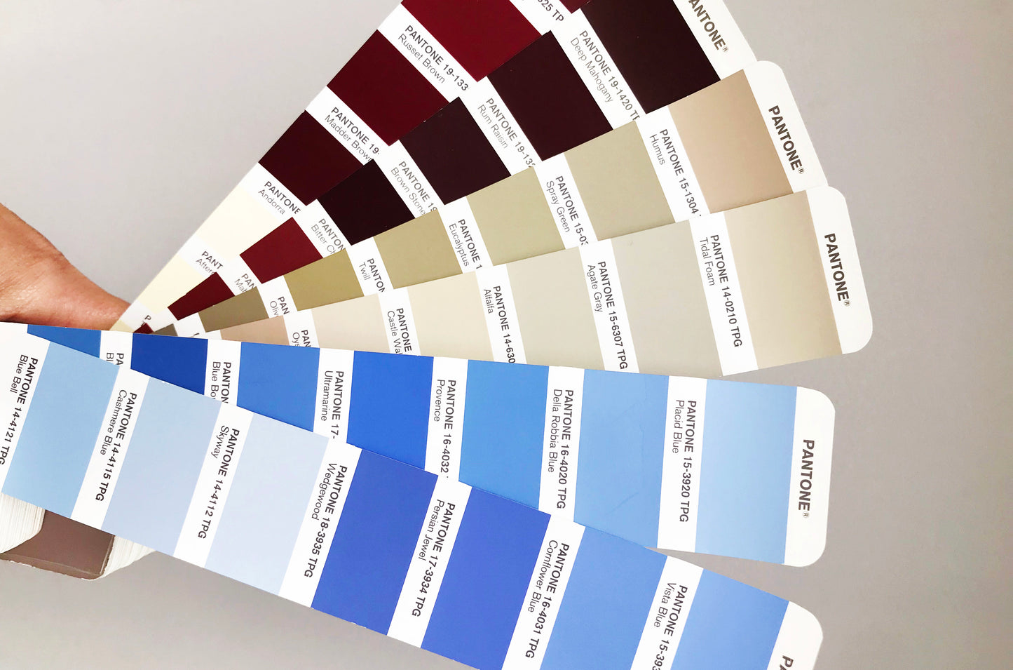 "Venkovanky" v odstínu Pantone Rum Raisin