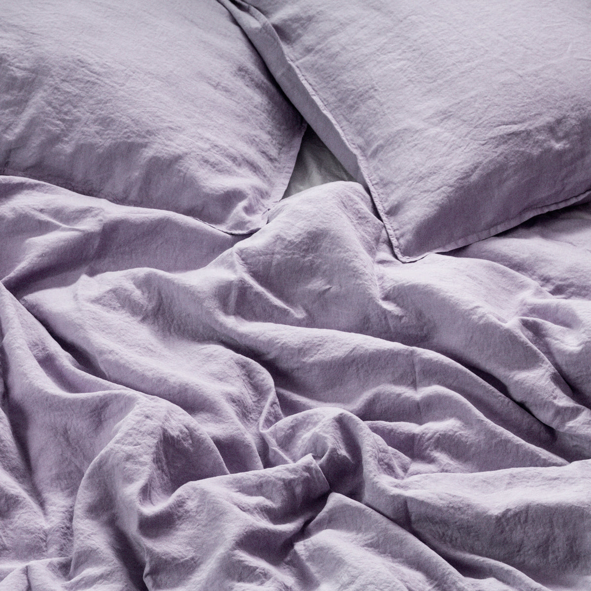Extra jemné lněné povlečení v odstínu Pantone Lavender Aura