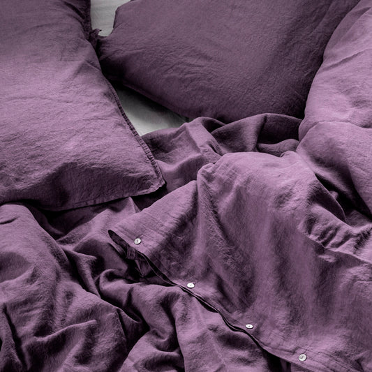 Extra jemné lněné povlečení v odstínu Pantone Black Plum