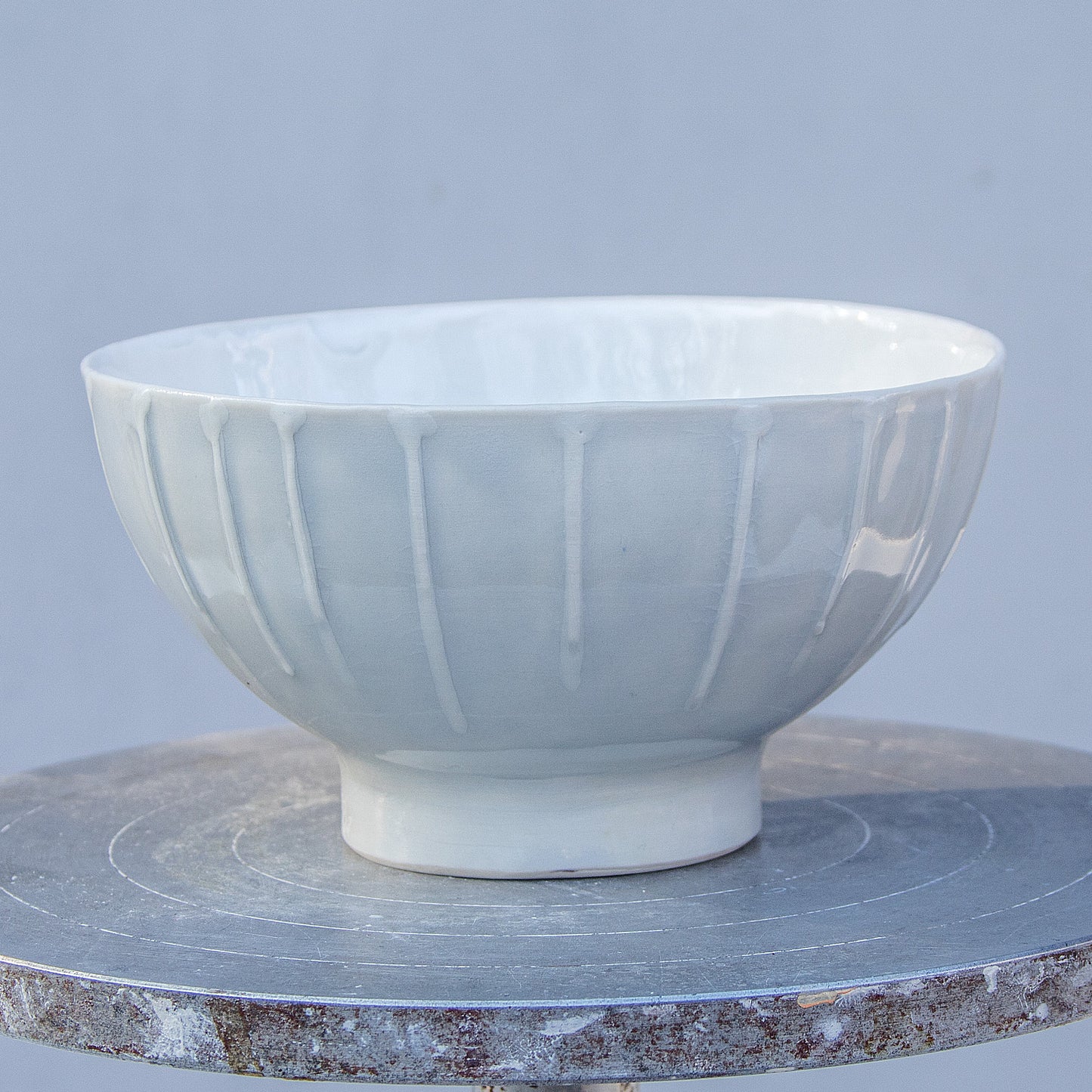 Porcelánová miska na soklu 270ml / šedomodrá