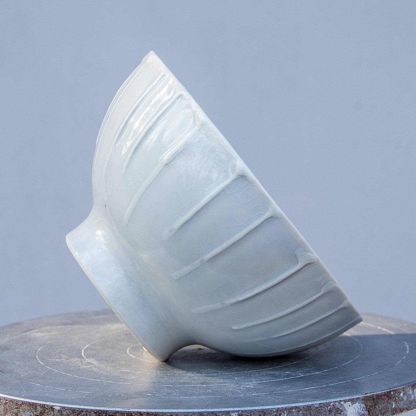 Porcelánová miska na soklu 270ml / šedomodrá