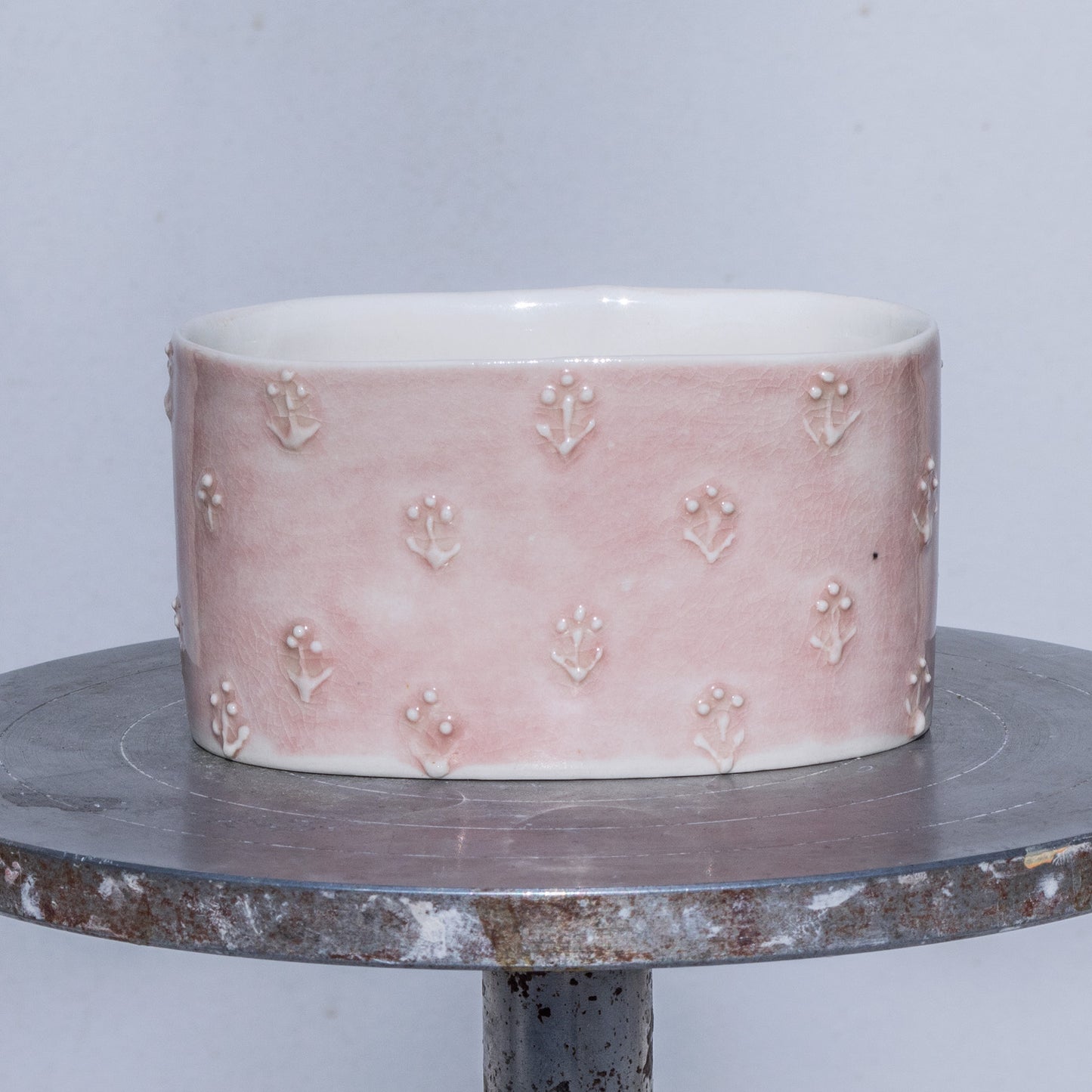 Porcelánová oválná dóza / růžová s kvítky