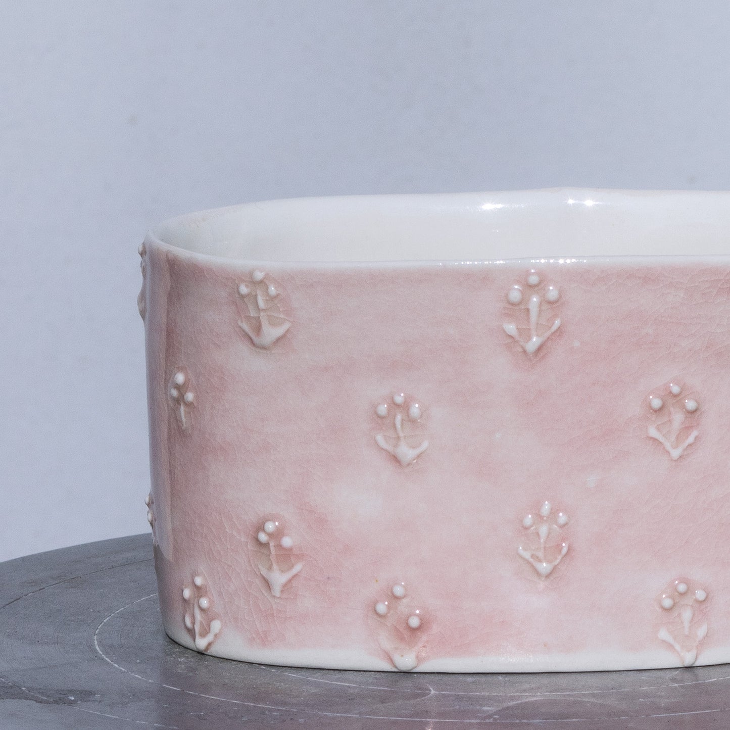 Porcelánová oválná dóza / růžová s kvítky